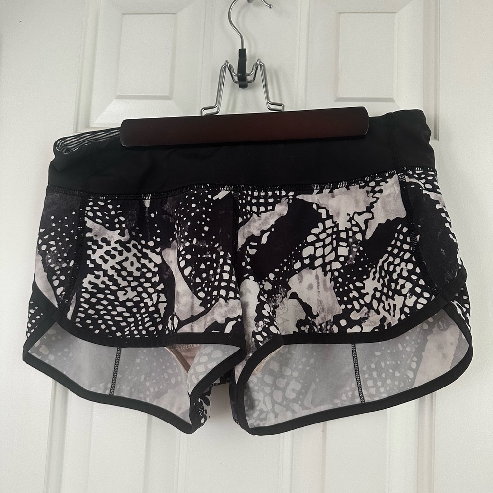 Size 6 Lululemon Black and white patterned Run Speed Shorts